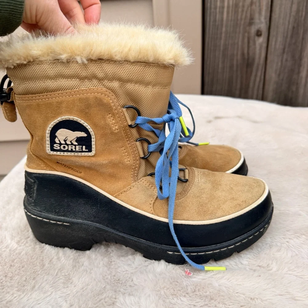 Sorel Women's Joan Of Arctic Boot Size 6